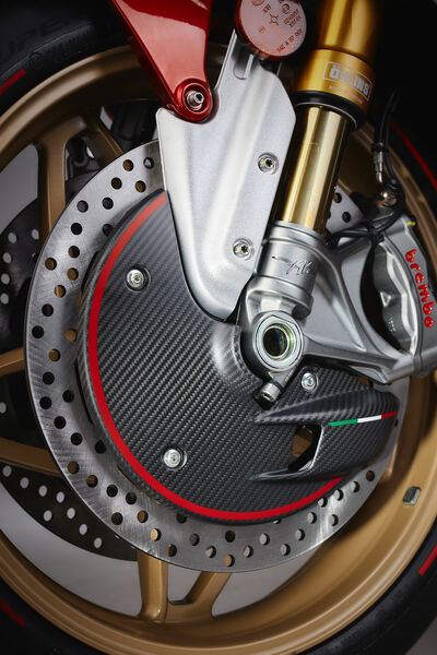 SUPERVELOCE 1000 SERIE ORO_Details (1) 4480x6720.jpg