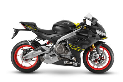 03 Aprilia RS 660 Venom Yellow.jpg