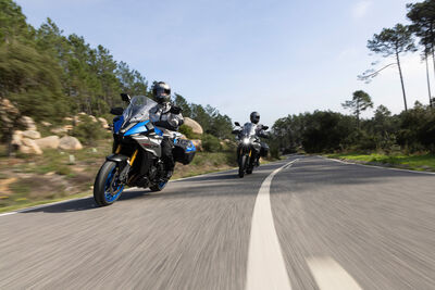 SUZUKI GSX-S1000 GX_ACTION_043_(c)ruggedmedia.jpg