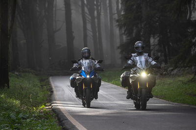 SUZUKI GSX-S1000 GX_ACTION_062_(c)ruggedmedia.jpg