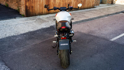 2025-Yamaha-XS850-35-EU-Legend_Red-Static-005-03.jpg