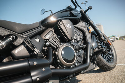 ©motochecker-benda-dark-flag-950-4.jpg