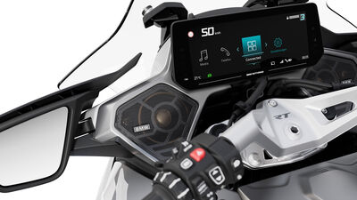 P90596488_highRes_the-new-bmw-r-1300-r.jpg