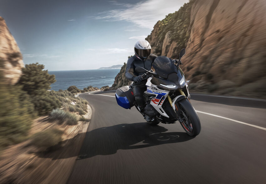 P90596239_highRes_the-new-bmw-r-1300-r.jpg