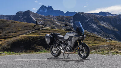 2025-Yamaha-MT09ATRDXS-EU-Ceramic_Ice-Static-003-03.jpg