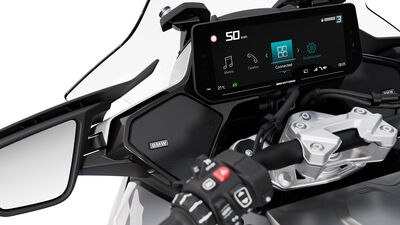 P90596493_highRes_the-new-bmw-r-1300-r.jpg