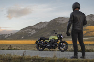 09_Moto_Guzzi_V7_Sport.JPG