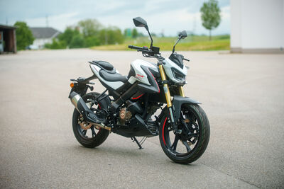 ©motochecker-qjsrk125s-1.jpg