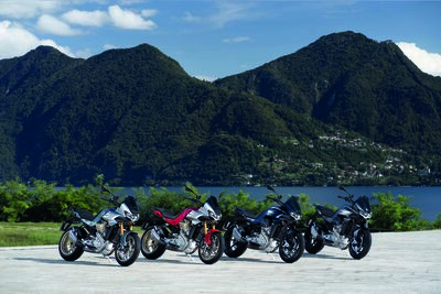 01_MotoGuzzi_V100_Mandello_Range.jpg