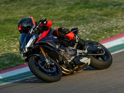 Aprilia_Tuono660_wall-image_1920x1440_1.jpg