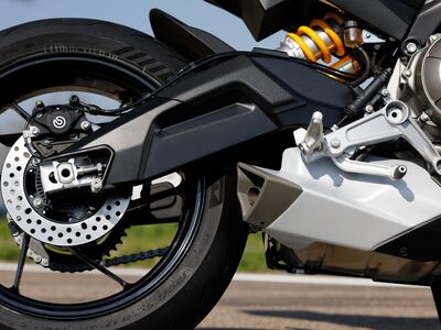 Aprilia_wall-image_1_1920x1440.jpg