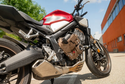©motochecker-5.jpg