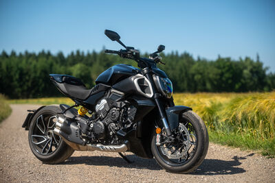 ©motochecker-1.jpg