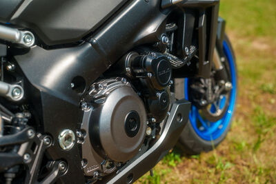 ©motochecker-suzukigsx1000gx-5.jpg