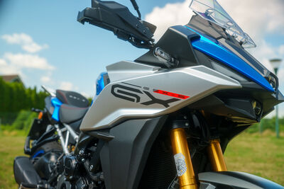 ©motochecker-suzukigsx1000gx-7.jpg