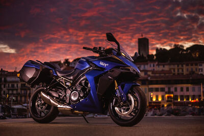 GSX-S1000GT_M2_Action_22-QT8.jpg
