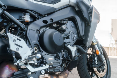©motochecker-yamahatracergt9-14.jpg