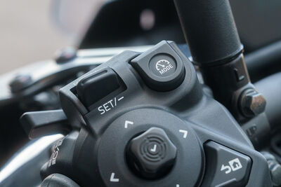 ©motochecker-yamahatracergt9-6.jpg