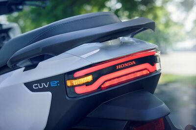 504509_25YM_Honda_CUV_e.jpg