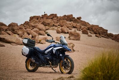 P90608210_highRes_bmw-motorrad-model-r.jpg