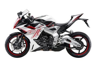 ZT703-RR-White-Red-STUDIO-3-2048x1365.jpg