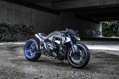 P90608480_highRes_bmw-motorrad-present.jpg