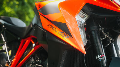 ©motochecker-ktm1290gt-3.jpg