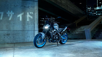 2025-Yamaha-MT09A-EU-Ice_Storm-Static-009-03.jpg