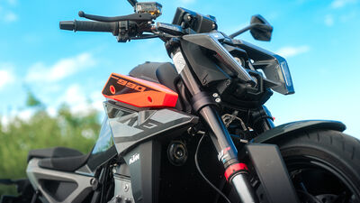 ©motochecker-ktmduke990-2.jpg