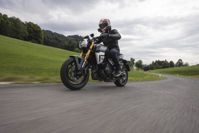 Suzuki-800-T-TT-JC-TP-037.jpg