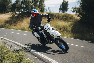 Suzuki DR-Z4SM_250719__AMY2002.jpg