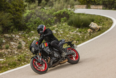 Suzuki-GSX-8TT-2953.jpg