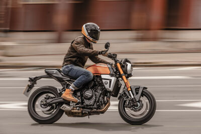 Suzuki-GSX-8T-1534.jpg