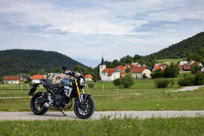 SUZUKI GSX-8T_004.jpg