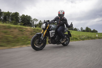 Suzuki-800-T-TT-JC-TP-005.jpg