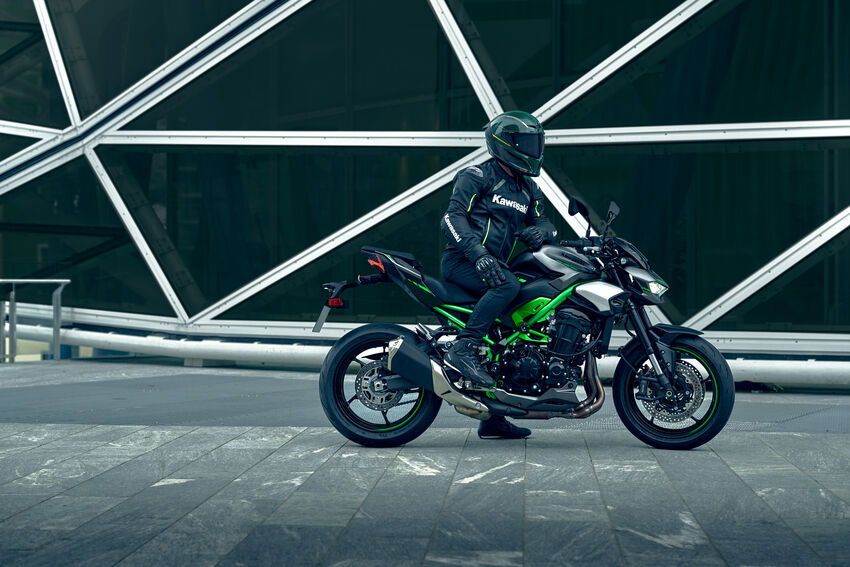 25ZR900S_3.jpg