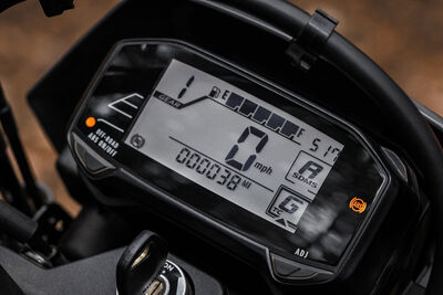 DR-Z400SRJM5_action_38.jpg