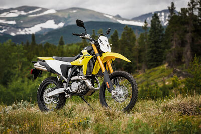 DR-Z400SRJM5_action_22.jpg