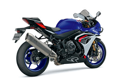 GSX-R1000R_C6F_behind diagonal right_winglets.jpg
