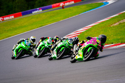 ZX-4RR CUP Most-03.jpg