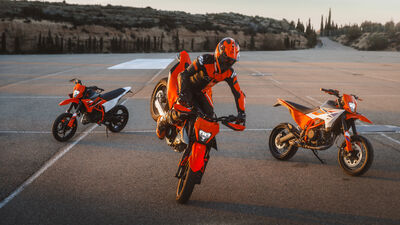 663448_MY26_KTM 690 SMC R_STATIC_STATICS_STATICS.jpg