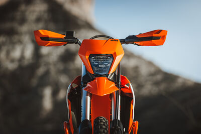 663600_MY26 KTM 690 ENDURO R-Static_EUROPE GLOBAL_STATICS.jpg