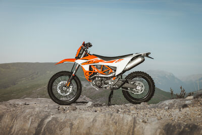 663610_MY26 KTM 690 ENDURO R-Static_EUROPE GLOBAL_STATICS.jpg
