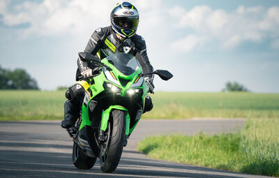 ©motochecker-chris-zx-6-rr-2025-kurvenfotos-5.jpg