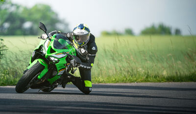 ©motochecker-chris-zx-6-rr-2025-kurvenfotos-8.jpg