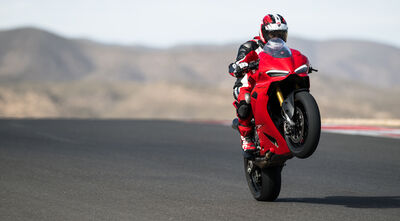 Ducati-Panigale-V2-V2S-Overview-mosaic-gallery-780x430-01.jpg