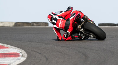Ducati-Panigale-V2-V2S-Overview-mosaic-gallery-780x430-06.jpg