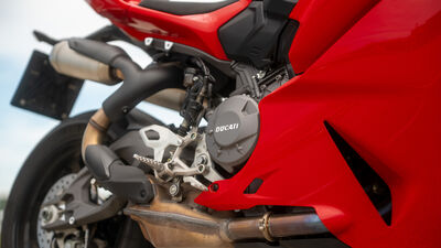 ©motochecker-4.jpg