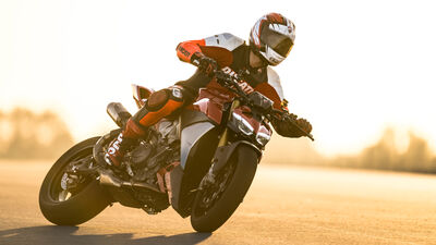 Ducati-Streetfighter-V2-V2S-overview-mosaic-gallery-1920x1080-01.jpg