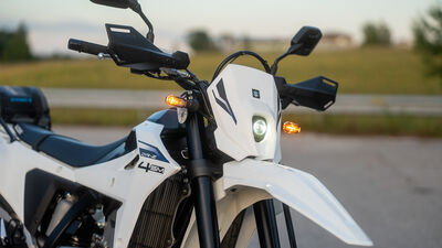 ©motochecker-2.jpg